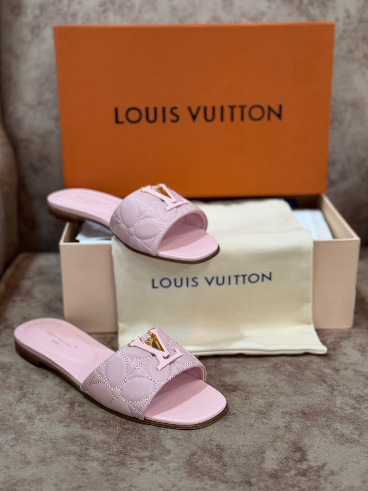 LOUIS VUITTON