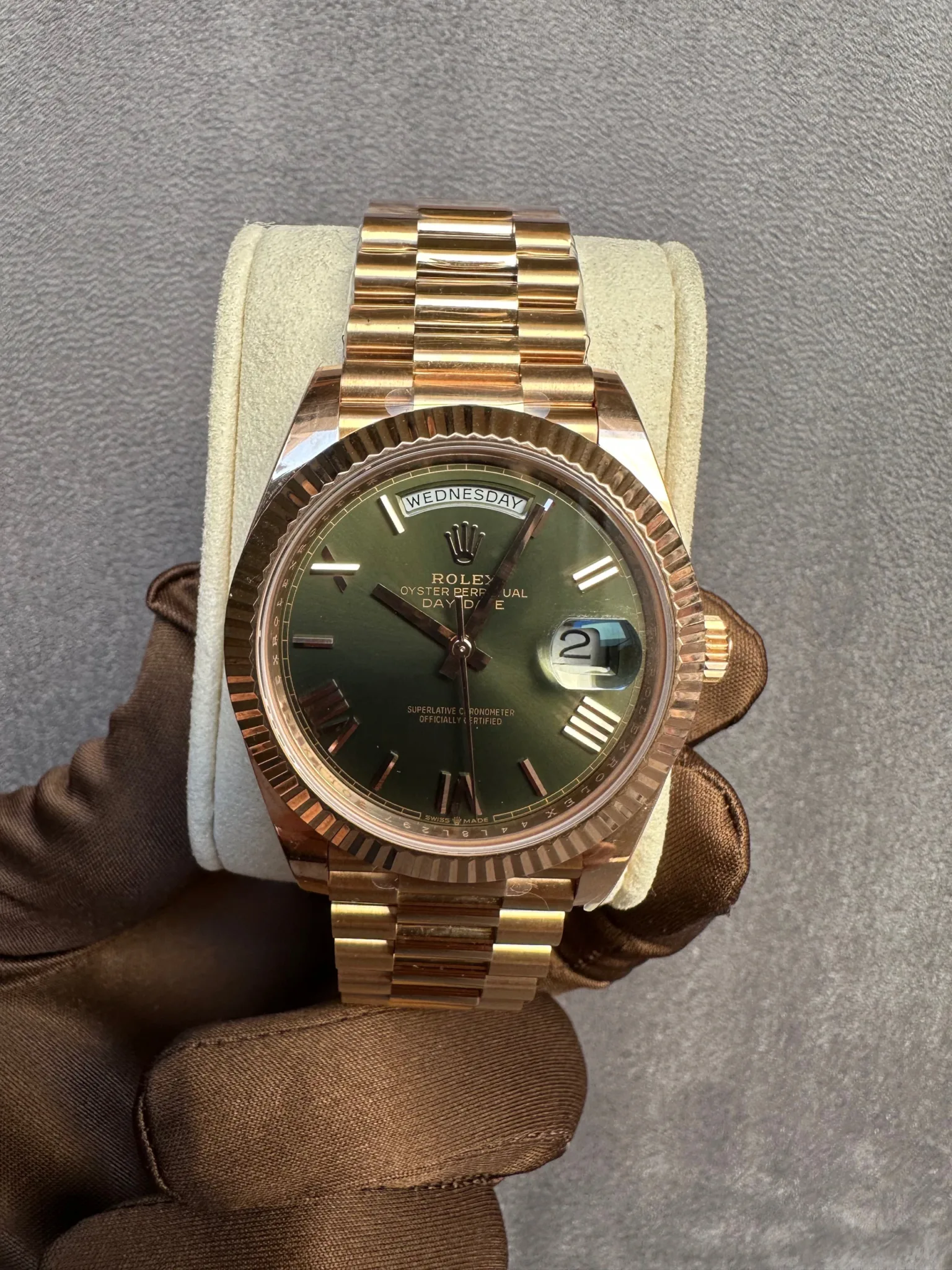 Rolex Day-Date 40 Olive Green Rose Gold 40 mm - copywatchesdubai.com