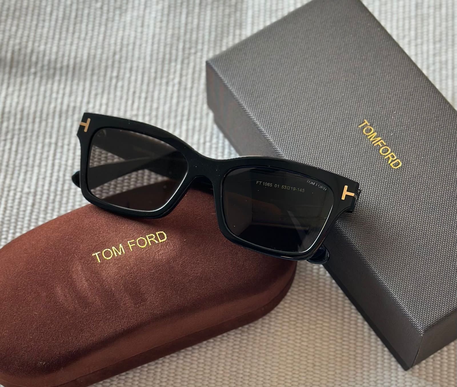 TOM FORD