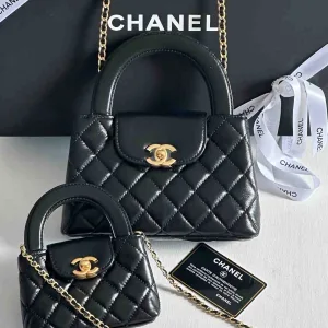 Black quilted leather Chanel Kelly bag