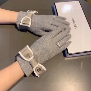 Chanel cashmere gloves