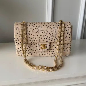 CHANEL Classic Flap Bag