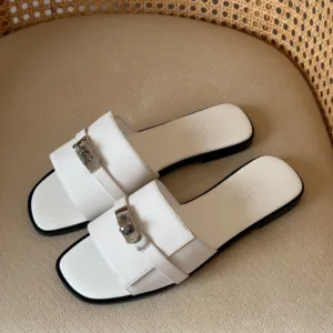 Hermès Giulia sandals