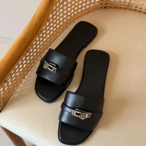 Hermès Giulia sandals
