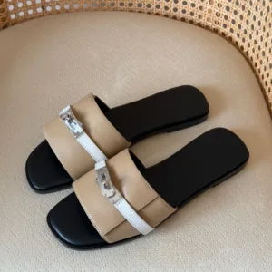 Hermès Giulia sandals