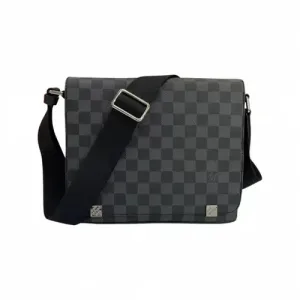 Louis Vuitton District PM messenger bag