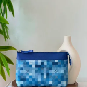Louis Vuitton Pochette Voyage Souple