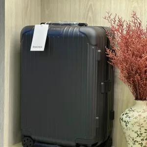 Rimowa Essential Cabin suitcase