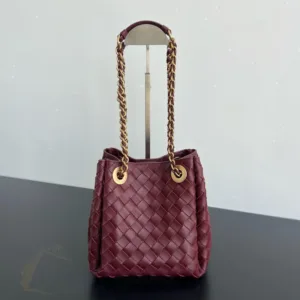 Bottega Veneta Andiamo Bag | Intrecciato Leather Tote | Official