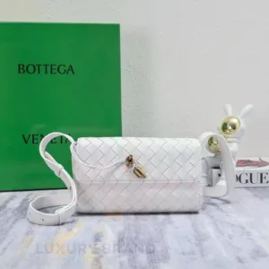 Bottega Veneta Andiamo Bag - Super Master Quality 1:1 Replica | Luxury Leather Handbag