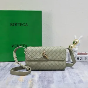 Bottega Veneta Andiamo Bag - Super Master Quality 1:1 Replica | Luxury Leather Handbag
