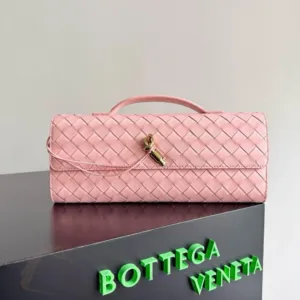BOTTEGA VENETA Andiamo Clutch | Intrecciato Leather Clutch Bag | Luxury Designer Bag