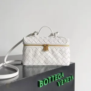 BOTTEGA VENETA Bang Bang Vanity Case | Intrecciato Leather | Luxury Crossbody Bag