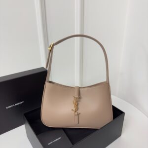 Buy YSL Le 5 A 7 Rosy Sand Shoulder Bag In Leather