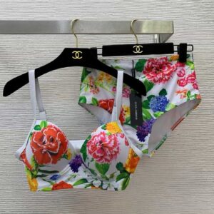 D & G