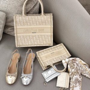 DIOR