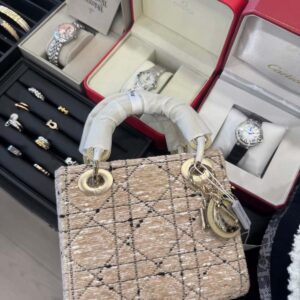 DIOR