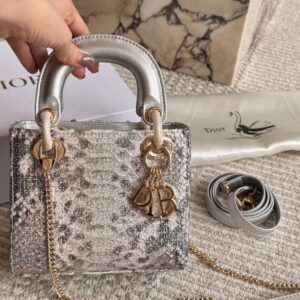 DIOR
