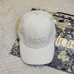 DIOR