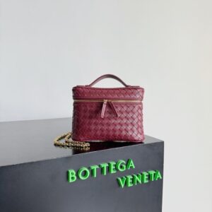 Shop BOTTEGA VENETA Soft Intrecciato Leather Vanity Case Bag |Bags Dubai